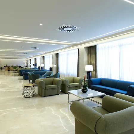 Hotel Apartamentos Pyr Fuengirola-3